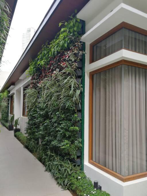Adria Residences - Emerald Garden - 2 Bedroom Unit For 4 Person 马尼拉 外观 照片