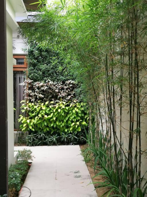 Adria Residences - Emerald Garden - 2 Bedroom Unit For 4 Person 马尼拉 外观 照片