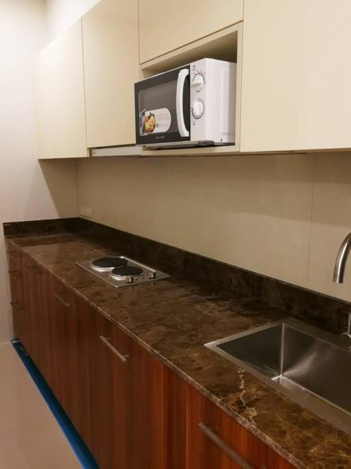 Adria Residences - Emerald Garden - 2 Bedroom Unit For 4 Person 马尼拉 外观 照片