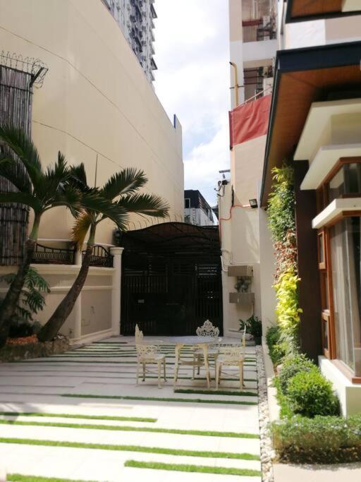 Adria Residences - Emerald Garden - 2 Bedroom Unit For 4 Person 马尼拉 外观 照片